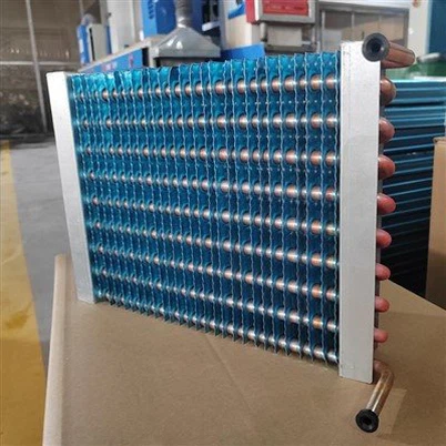 Condensatore alettato con tubo in rame antigelo
