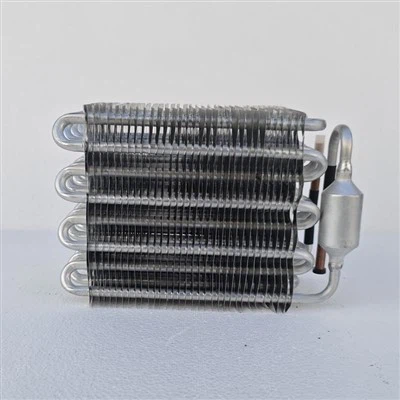 Evaporatore per automobili